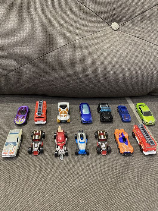 Машинки hotwheels, zuru