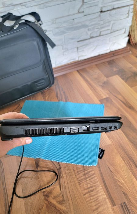 Toshiba Satellite C660-1QP 6GB ОЗУ состояние нового
Intel Pentium T450