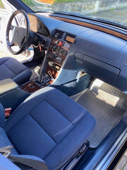 Mercedes C200 elegance poucos kms