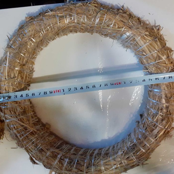 Wianek słomiany koło