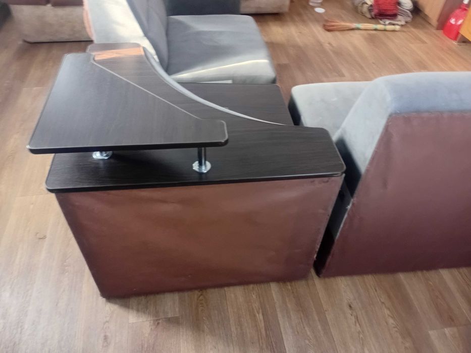 Продам гарний кутовий диван м.Кам'янське.