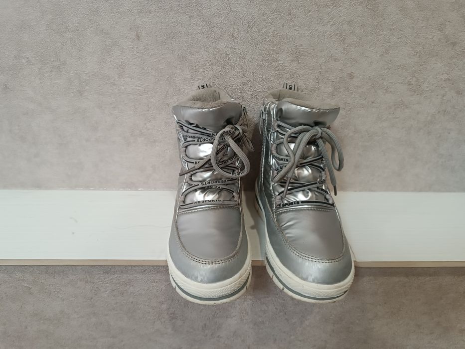 Стильне зимове взуття