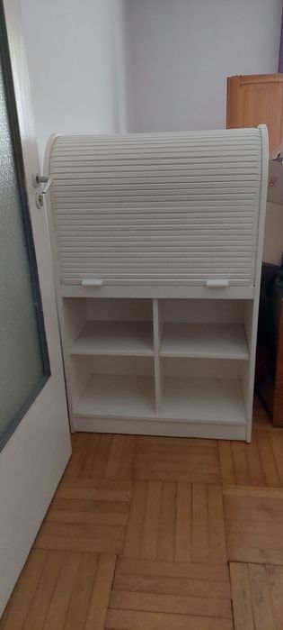 Etażerka używana niewiele