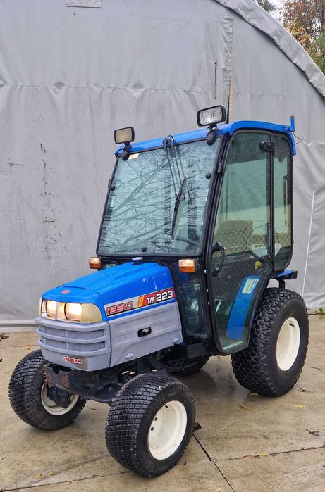 Iseki TM 223 z kabiną napęd 4x4