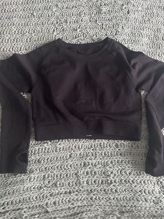 Czarny sportowy croptop dlugi rekaw w bardzo dobrym stanie