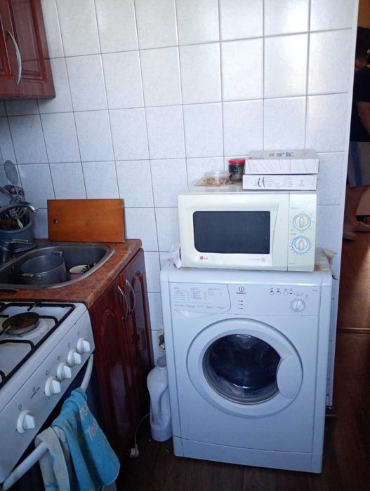 Продам 2х ком кв Салтовское  Шоссе. Отличный район. Сертификат да. TB