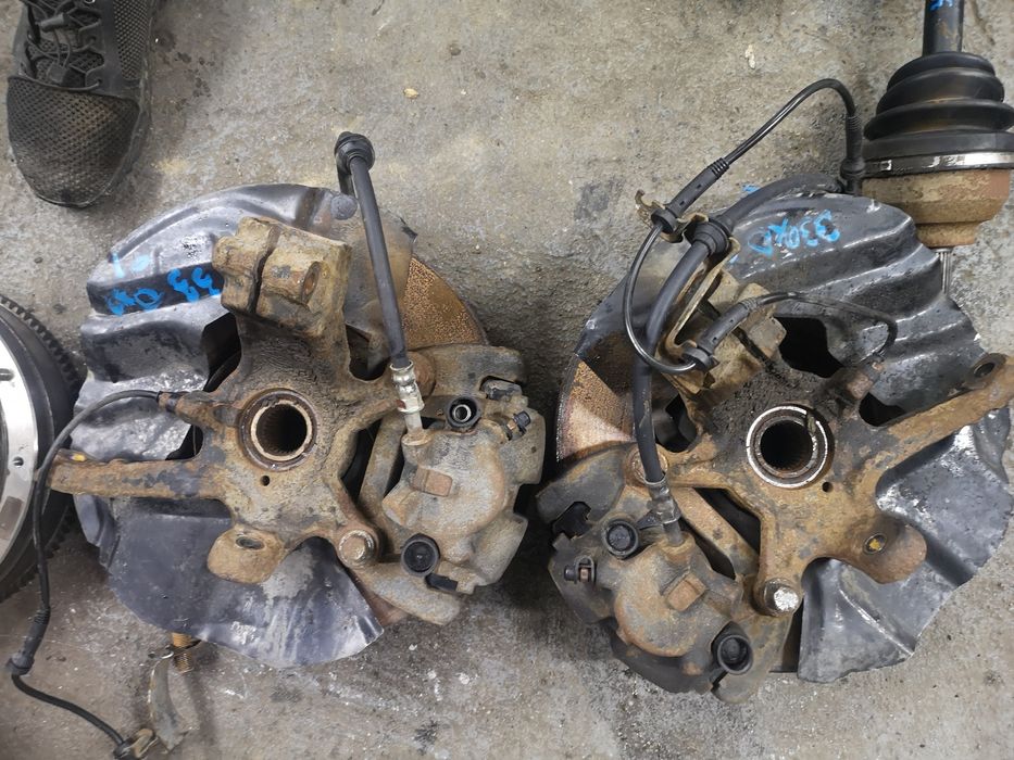 BMW E46 330xd 330xi 325xi xdrive zwrotnica piasta przednia lewa prawa