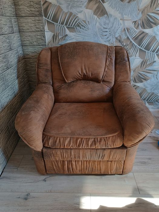 Продам крісло,яке розложується.Самовивіз.