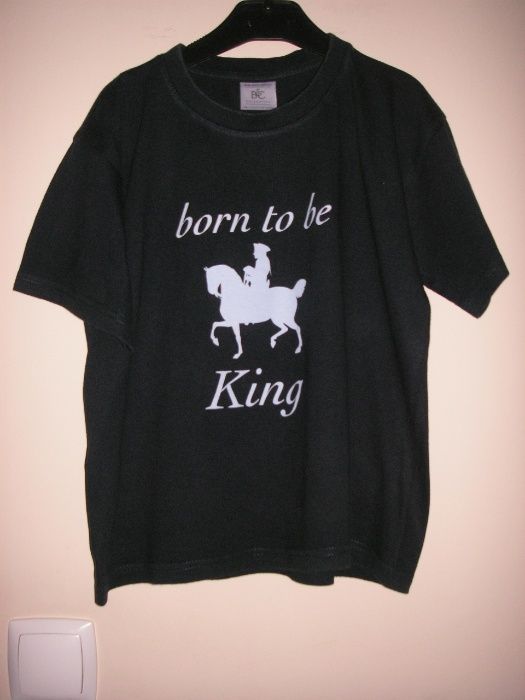 T Shirt Azul Escuro - Born To Be King T-5/6 e 7/8 Anos