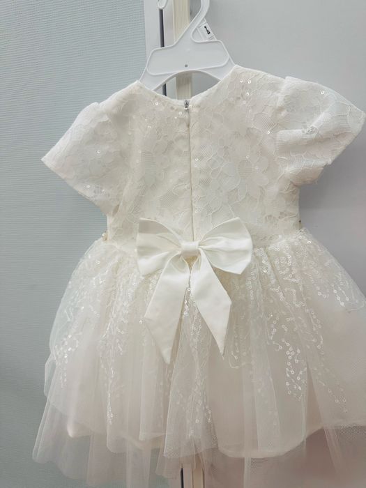 Святкова сукня на дівчинку 6-9 місяців