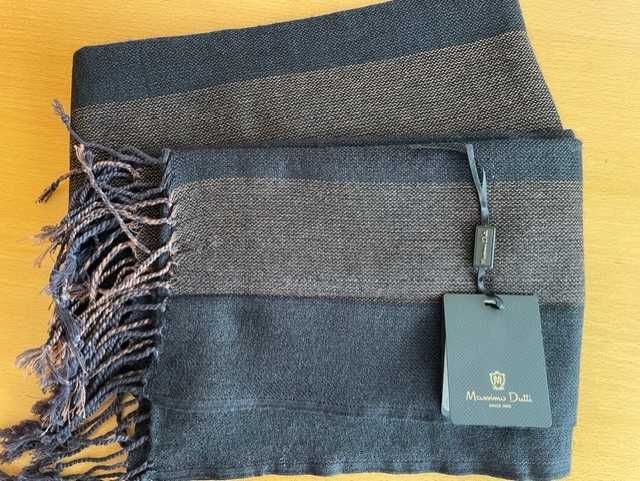 Cachecóis de marcas diversas