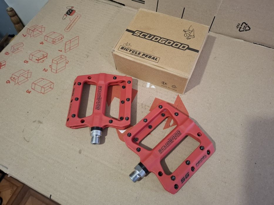 ВЕЛОсипедные педали нейлоновые 2 прома SCUDGOOD.