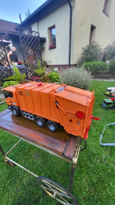Ciężarówka scania śmiećiarka