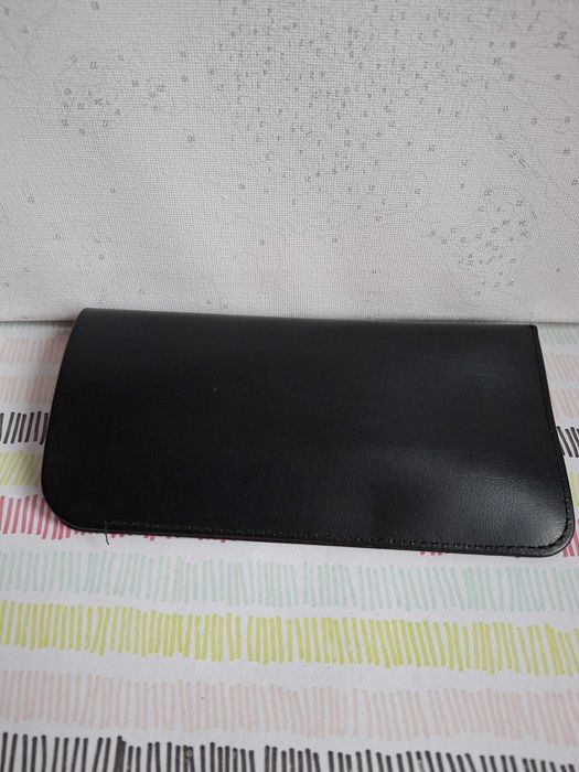 etui na okulary czarne Lynxx Optique