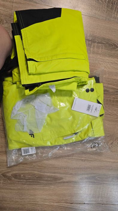 Nowe Spodnie 4F r.158