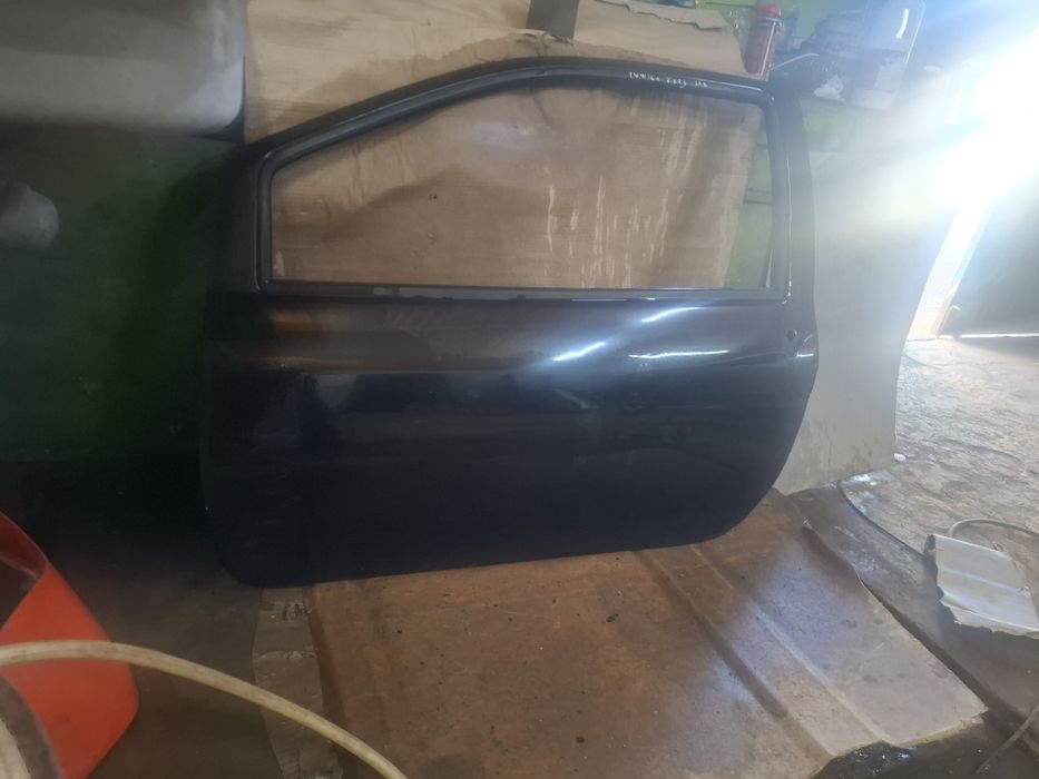 Porta; Frete esq^ Renault Tuwingo ano2003