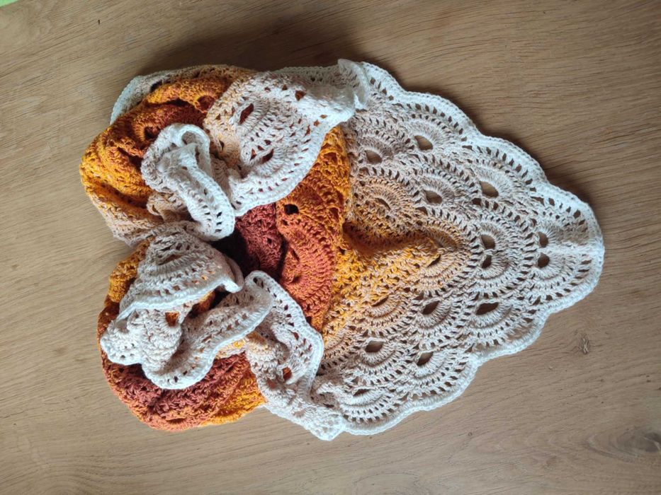 Rękodzieło, chusta ręcznie robiona, brązowo pomarańczowa