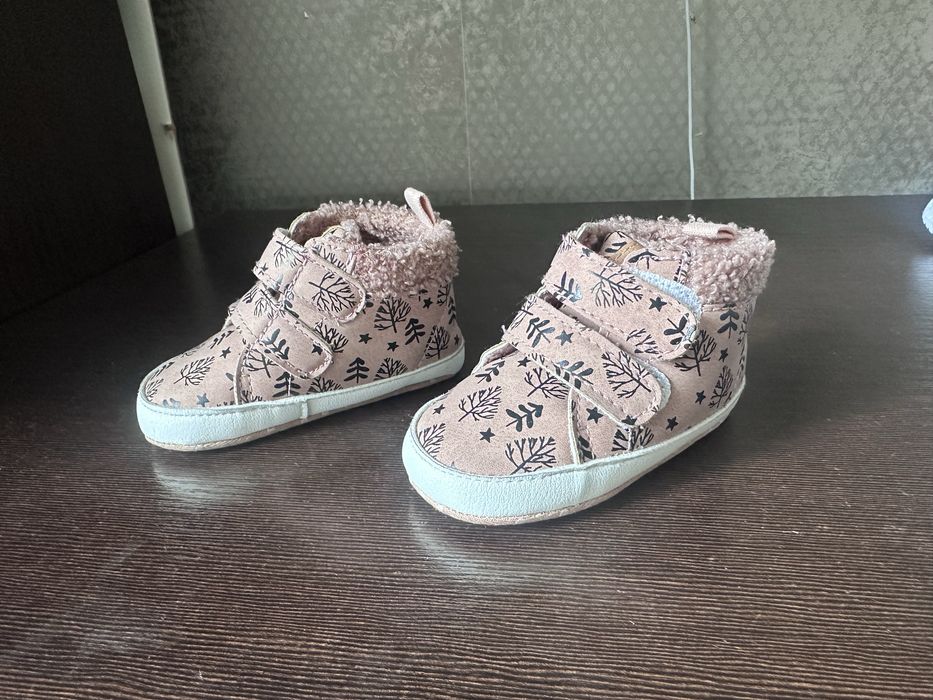 Взуття дитяче для дівчинки