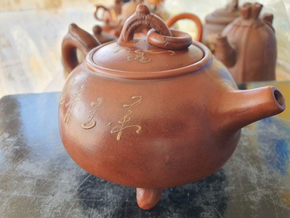 Чайник исинская глина 100% ручная работа редкий , коллекционный