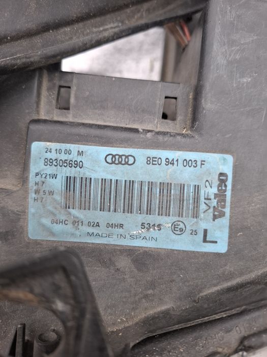 Lampy przód  Audi A4 B6 Sedan - komplet