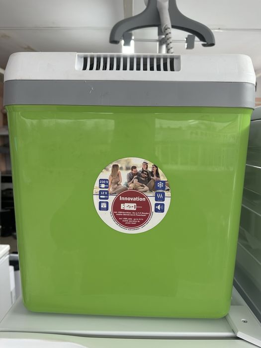 Авто холодильник  стан нового 12/220в