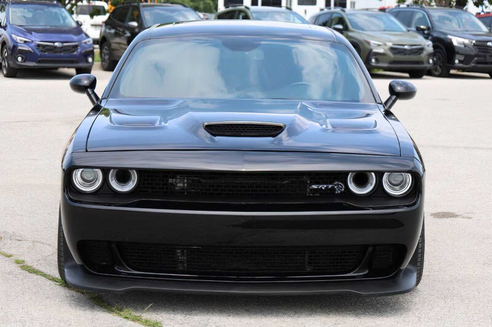 Dodge Challenger SRT Hellcat      2017