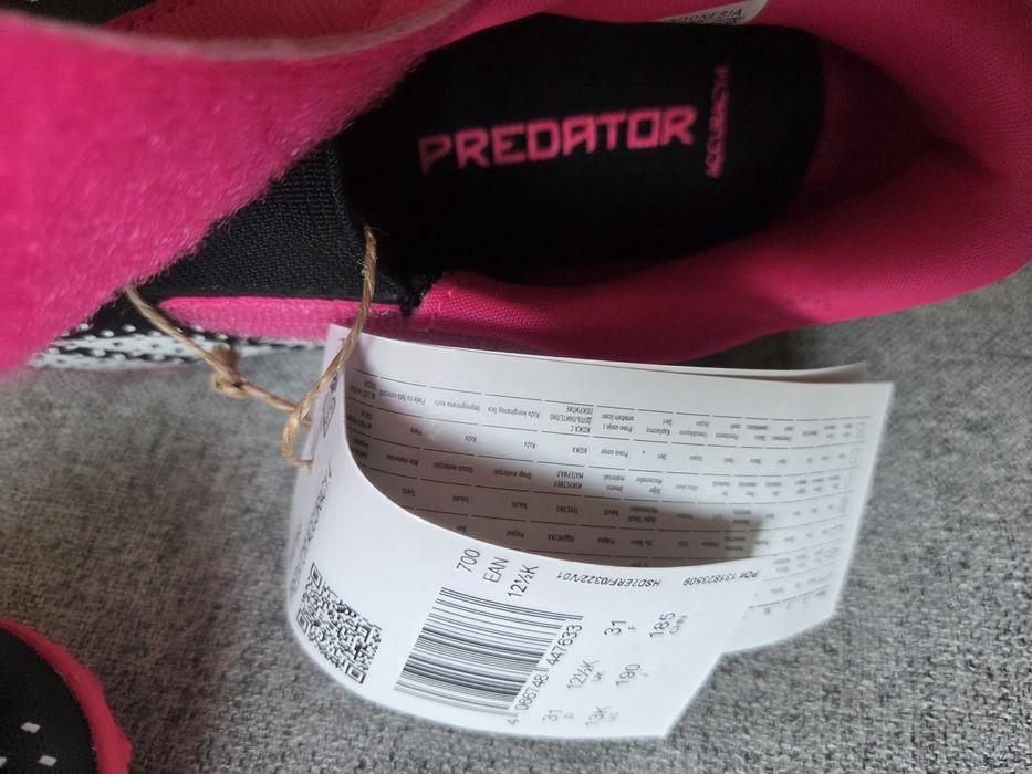 Nowe Buty do piłki nożnej 31 Adidas Predator