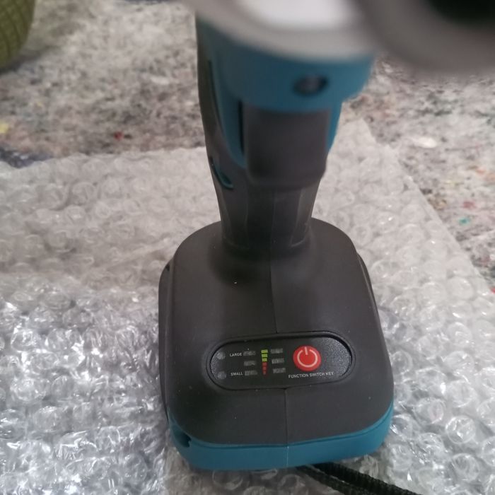 Гайковерт - Імпакт 320 n/m новий під головку та биту без  Акб