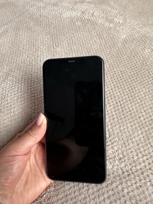 iPhone 11 pro max битий