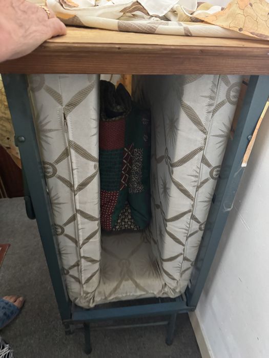 Cama Divã de ferro com colchao