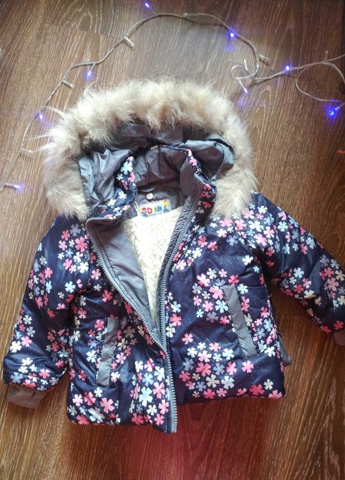 Продам зимний комбинезон для девочки