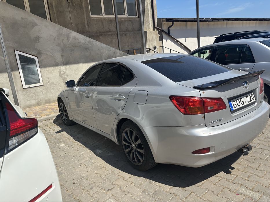 Продам Lexus IS 220D