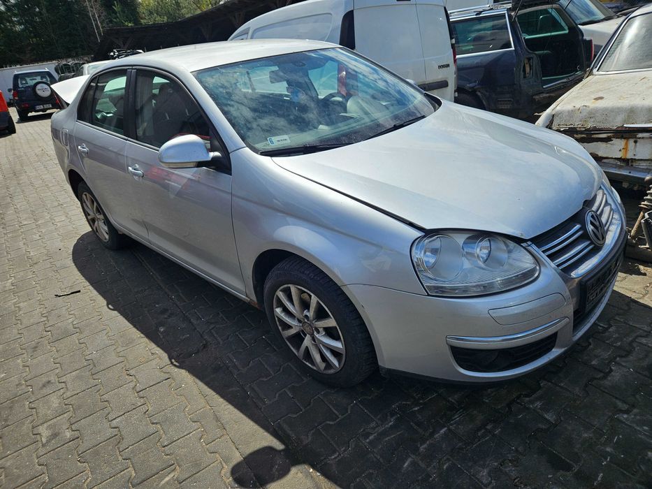 Volkswagen JETTA 1.4 2010 ROK