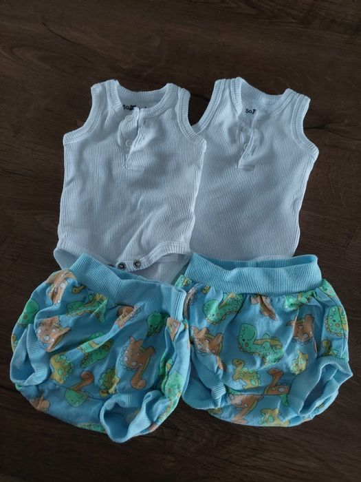 Zestaw ciuchów identycznych dla bliźniaków niemowlęce