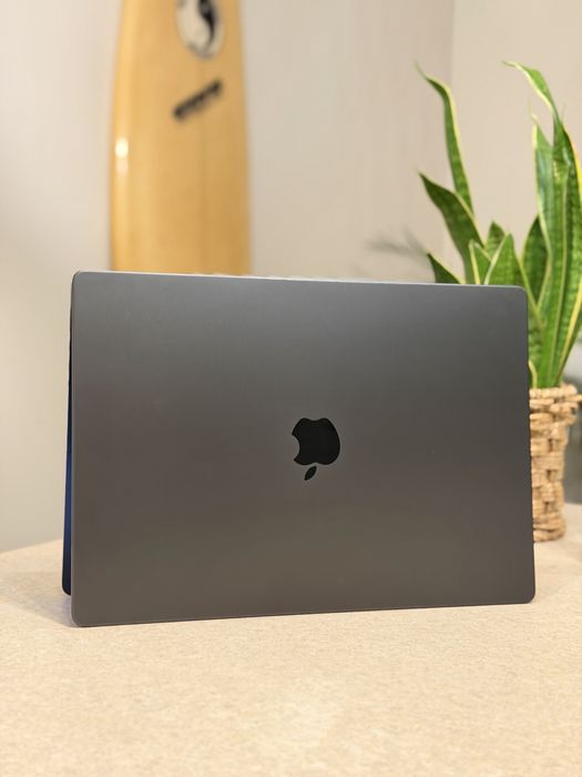 MacBook Pro 16” M3 Max 16CPU / 40GPU | 128 GB RAM | 1 TB | Space Black