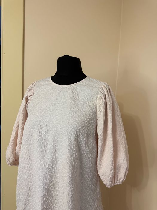 Сукні в ідеальному стані