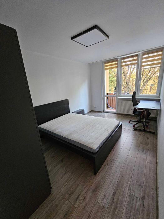 Do wynajęcia duży pokój przy metrze Kondratowicza