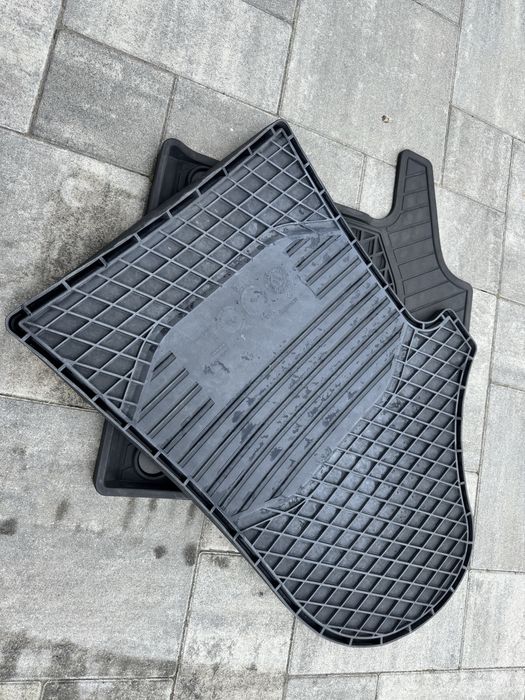 Dywaniki gumowe Mercedes V klasa 447 przód