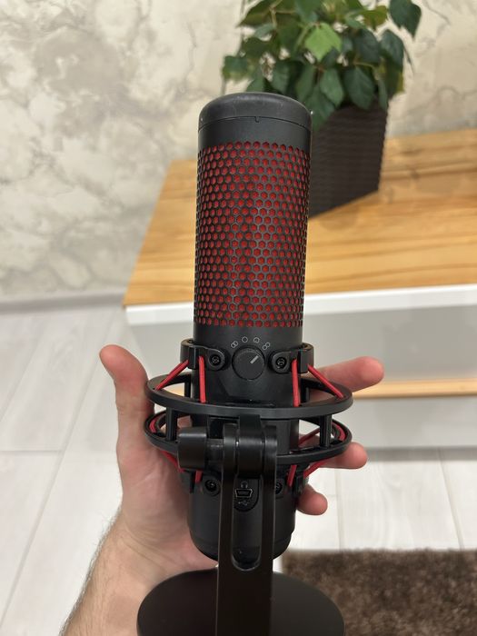 Микрофон HyperX QuadCast