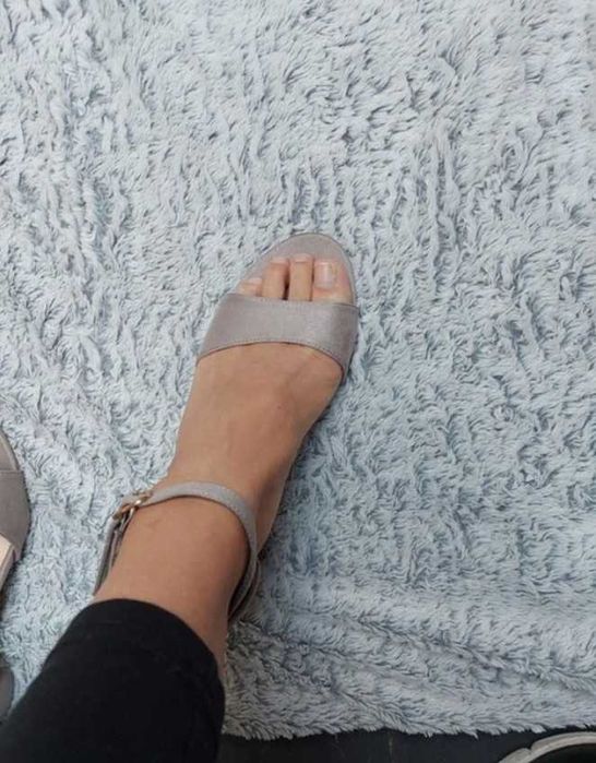 Liliowe sandalki niski obcas 39