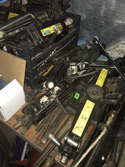 домкрат автомобільний