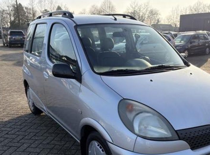 Toyota Verso 2000