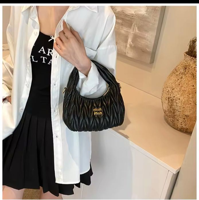 Сумка багет miu miu у кольорах