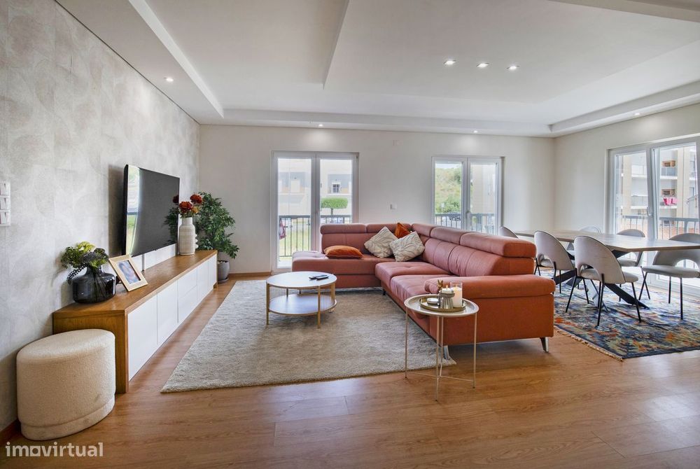 Apartamento T3 varanda estacionamento Corredoura Sesimbra — Castelo (Sesimbra), Setúbal