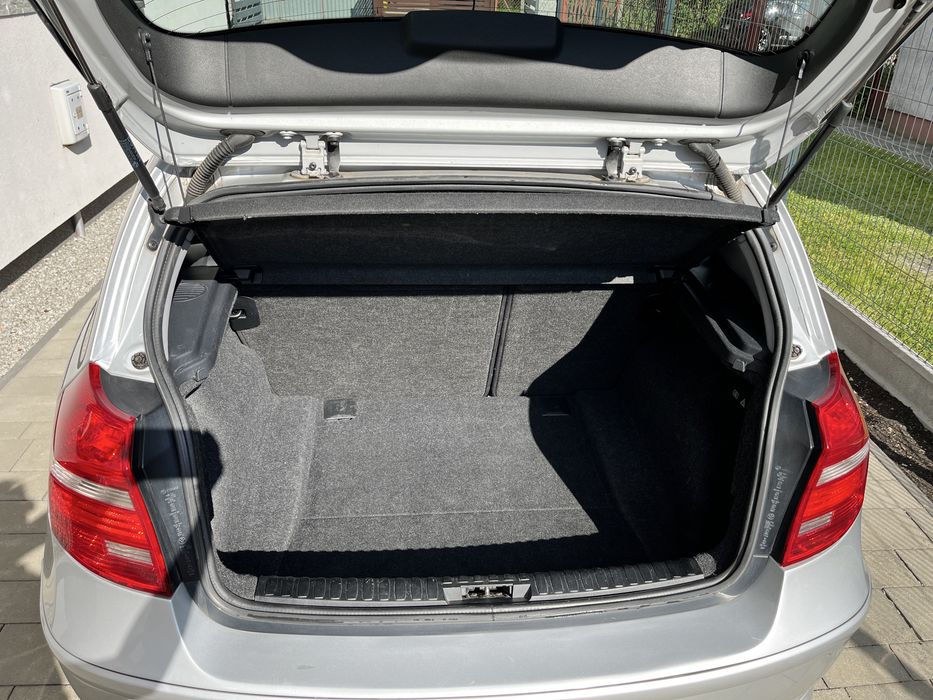 BMW 118d 2009 manual