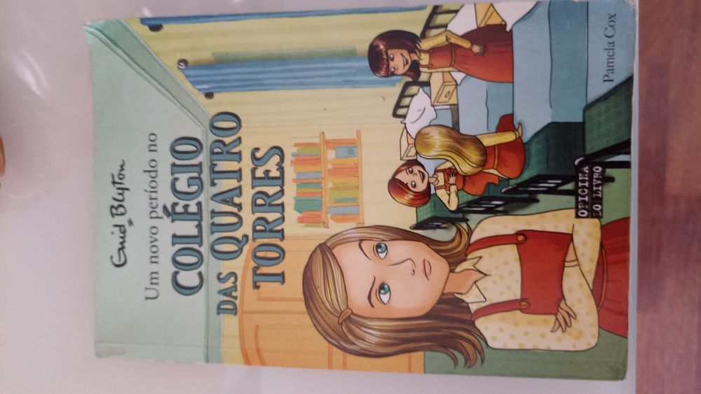 Vários livros juvenis