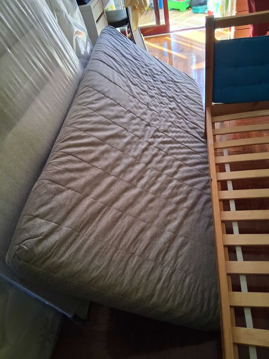Cama de criança em bom estado