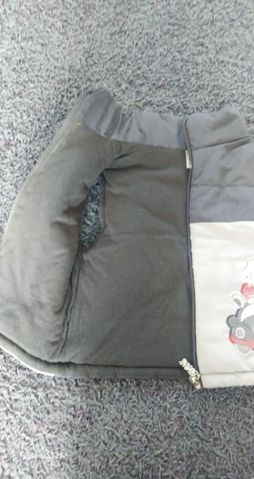 Продам детскую утепленную жилетку