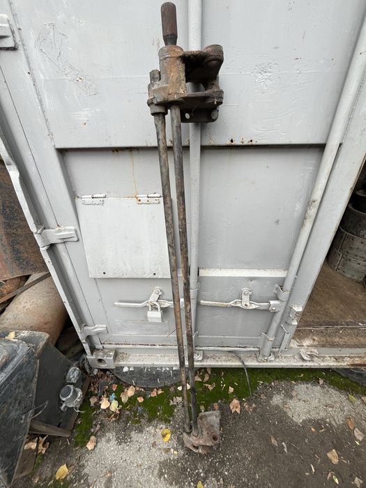 Торсіон кабіни Камаз в зборі з кронштейнами