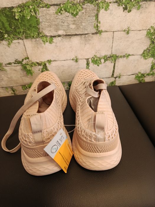 Nowe Sneakersy damskie w rozmiarze 38